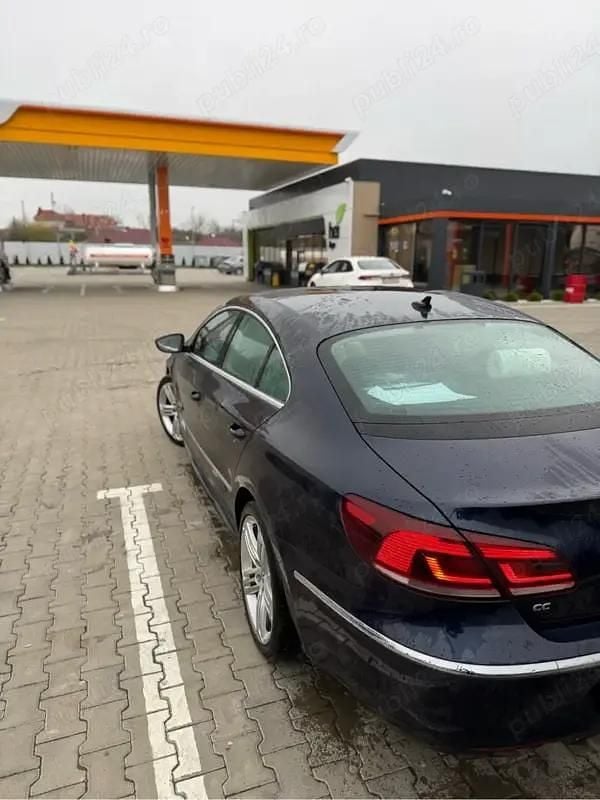 Second-hand VW Passat R-line 184 CP (135 kW) 2015 Berlinǎ