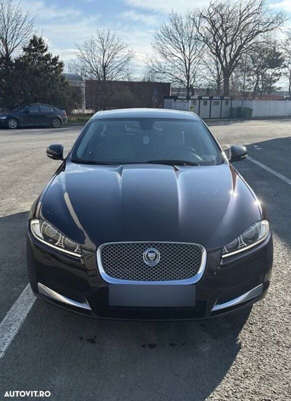 Rosu Utilizat 2013 Jaguar XF Berlinǎ | 7.500 EUR (Preț OK) - Imagine 1/4