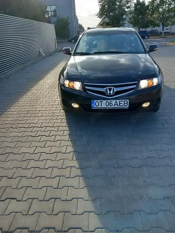 Utilizat 2008 Honda Accord Berlinǎ | 4.750 EUR (Super Preț) - Imagine 1/4