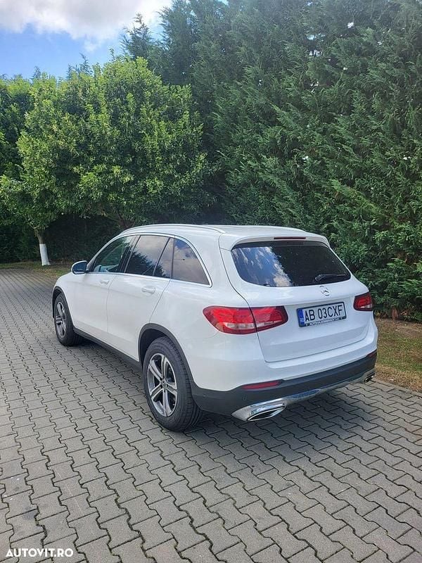 Second-hand Mercedes GLC250 211 CP (155 kW) 2017 Culoarealb SUV