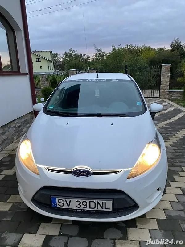 Utilizat 2009 Ford Fiesta Berlinǎ | 2.700 EUR (Preț bun) - Imagine 1/4