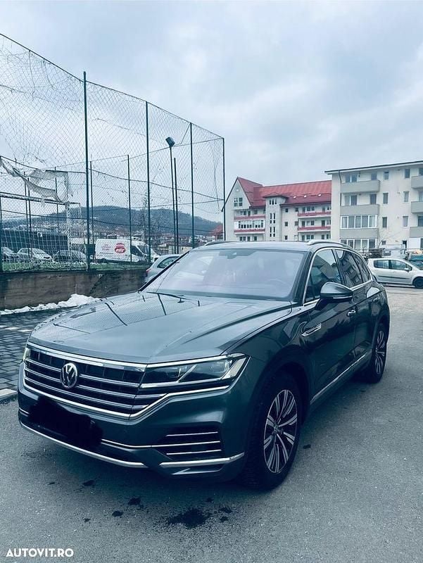 Second-hand VW Touareg Elegance 286 CP (210 kW) 2020 Culoaregri SUV