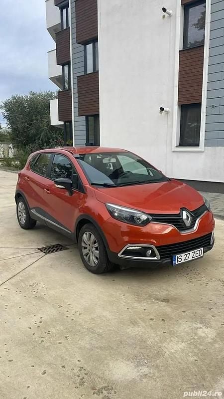 Portocaliu Utilizat 2017 Renault Captur Zen SUV | 8.950 EUR (Preț bun) - Imagine 1/4