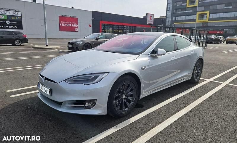 Culoareargint Utilizat 2018 Tesla Model S Hatchback | 27.950 EUR - Imagine 1/4