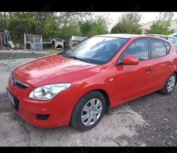 Rosu Utilizat 2009 Hyundai i30 Berlinǎ | 3.300 EUR (Puțin scump) - Imagine 1/4