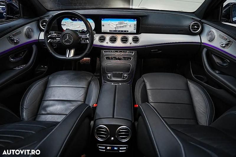 Second-hand Mercedes E300 AMG line 320 CP (235 kW) 2020 Culoarealbastru Berlinǎ