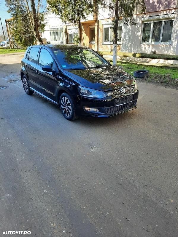 Second-hand VW Polo Comfortline 90 CP (66 kW) 2015 Culoarenegru