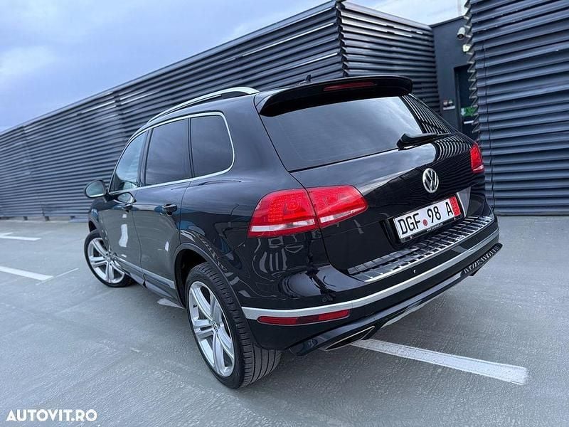 Second-hand VW Touareg Terrain Tech 262 CP (192 kW) 2016 Culoarenegru SUV