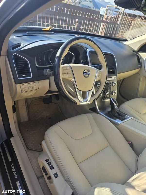 Culoaregri Utilizat 2015 Volvo XC60 Kinetic SUV | 12.800 EUR (Preț OK) - Imagine 1/4