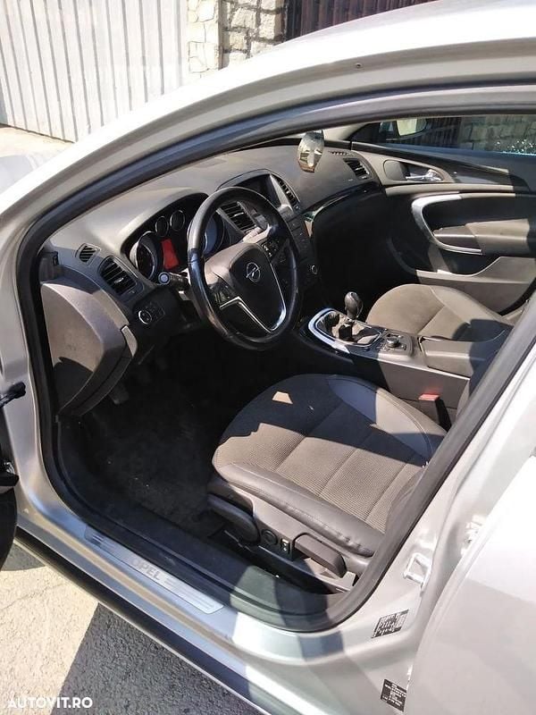 Second-hand Opel Insignia 160 CP (117 kW) 2010 Culoaregri Coupe