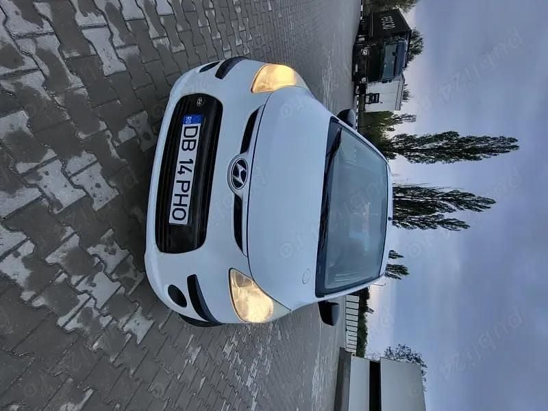 Alb Utilizat 2009 Hyundai i10 Hatchback | 1.999 EUR - Imagine 1/4