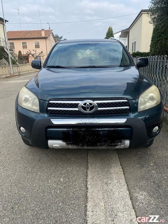 Second-hand Toyota RAV4 Luxury 220 CP (161 kW) 2006 Verde SUV