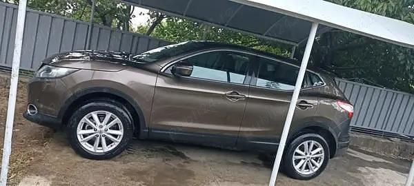 Utilizat 2014 Nissan Qashqai SUV | 7.000 EUR (Preț bun) - Imagine 1/4