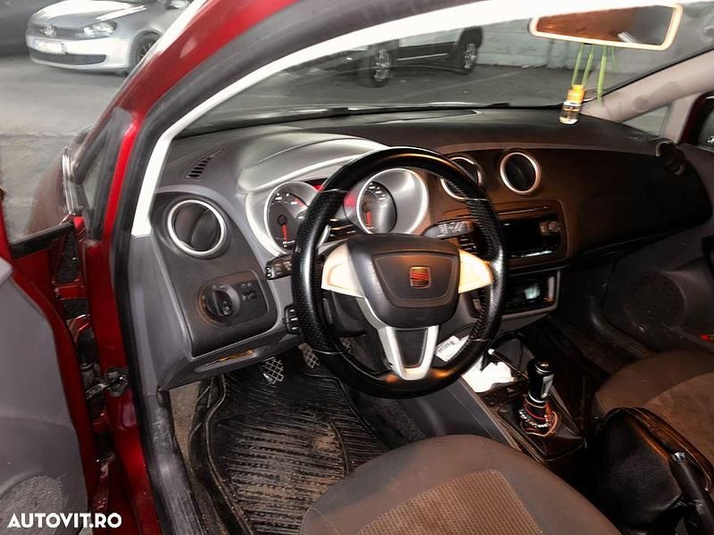 Culoarerosu Utilizat 2011 Seat Ibiza ST Style Break | 4.700 EUR (Scump) - Imagine 1/4
