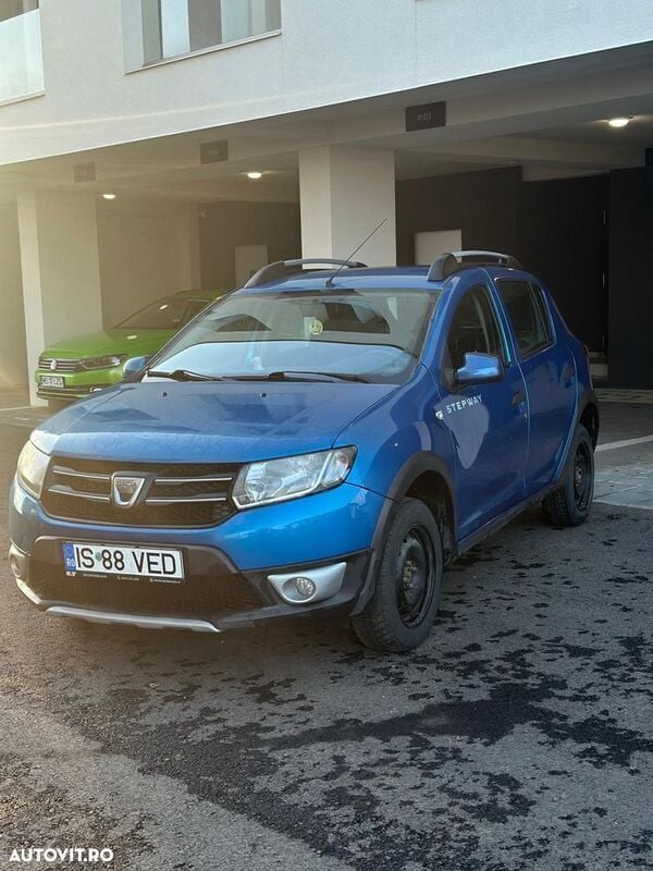 Albastru Utilizat 2013 Dacia Sandero Stepway Hatchback | 4.600 EUR (Preț OK) - Imagine 1/4