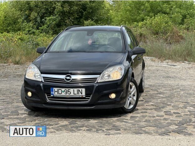 Negru Utilizat 2009 Opel Astra Edition Break | 2.420 EUR (Super Preț) - Imagine 1/4