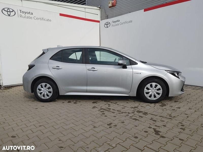 Second-hand Toyota Corolla Business Edition 122 CP (89 kW) 2021 Culoareargint Hatchback
