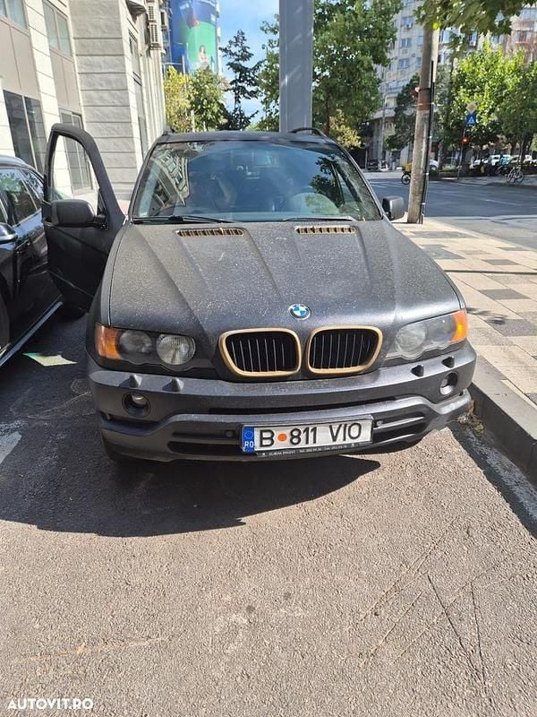 Culoarenegru Utilizat 2002 BMW X5 SUV | 2.000 EUR (Super Preț) - Imagine 1/4