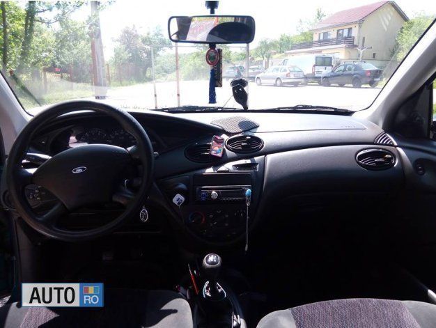 Second-hand Ford Focus 100 CP (73 kW) 2001 Verde Berlinǎ