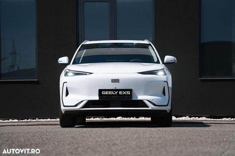 Second-hand Geely EX5 160 kW (218 CP) 2025 Culoarealb SUV