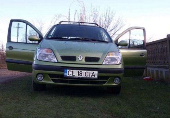 Verde Utilizat 2000 Renault Scénic Monovolum | 1.650 EUR - Imagine 1/3