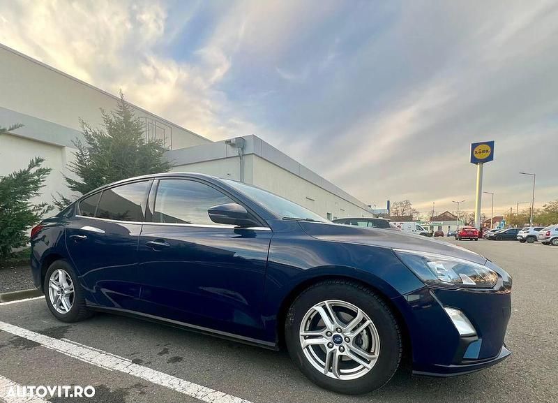 Second-hand Ford Focus Trend 120 CP (88 kW) 2020 Culoarealbastru Berlinǎ