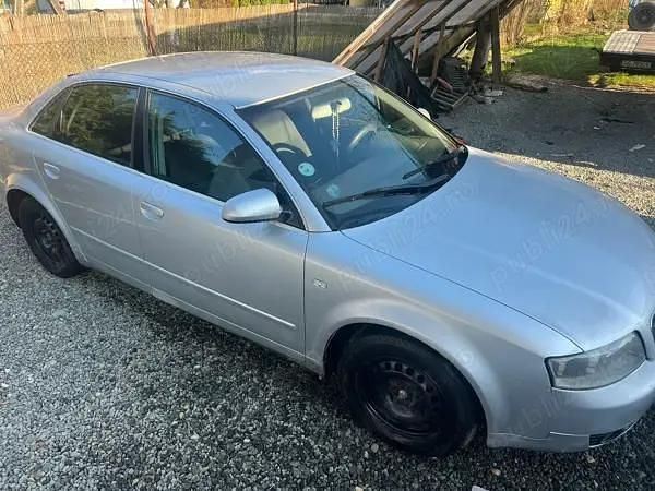Gri Utilizat 2004 Audi A4 Berlinǎ | 1.300 EUR (Preț OK) - Imagine 1/4