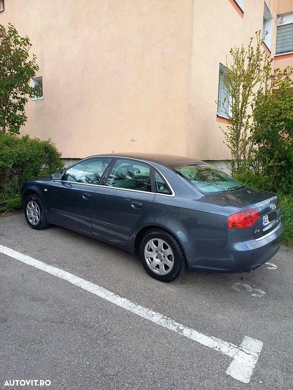 Second-hand Audi A4 140 CP (102 kW) 2005 Culoaregri Berlinǎ