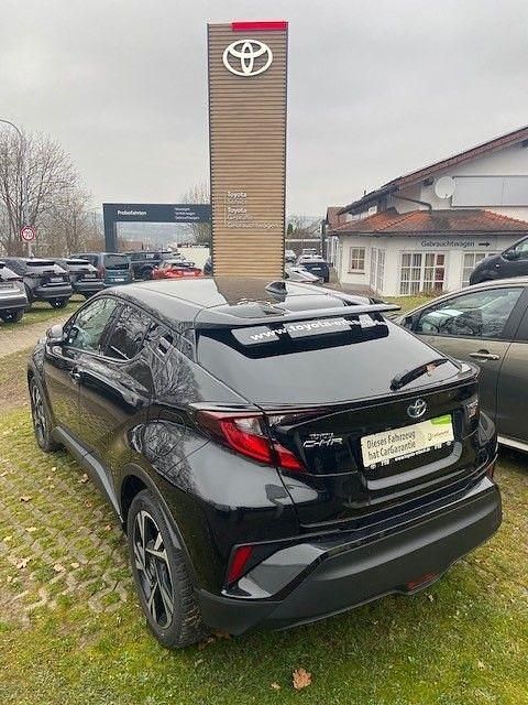 Utilizat 2023 Toyota C-HR SUV | 30.267 EUR (Scump) - Imagine 1/1