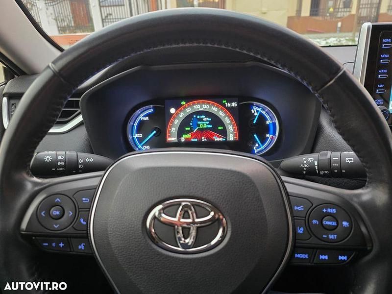 Second-hand Toyota RAV4 Hybrid 222 CP (163 kW) 2021 Culoarealbastru SUV