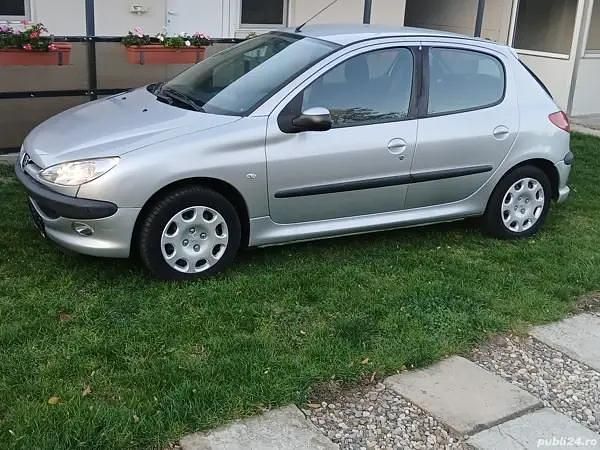 Second-hand Peugeot 206 75 CP (55 kW) 2005 Argintiu Hatchback