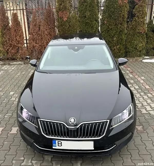 Negru Second-hand 2019 Skoda Superb Ambition Berlinǎ | 15.850 EUR (Preț bun) - Imagine 1/4