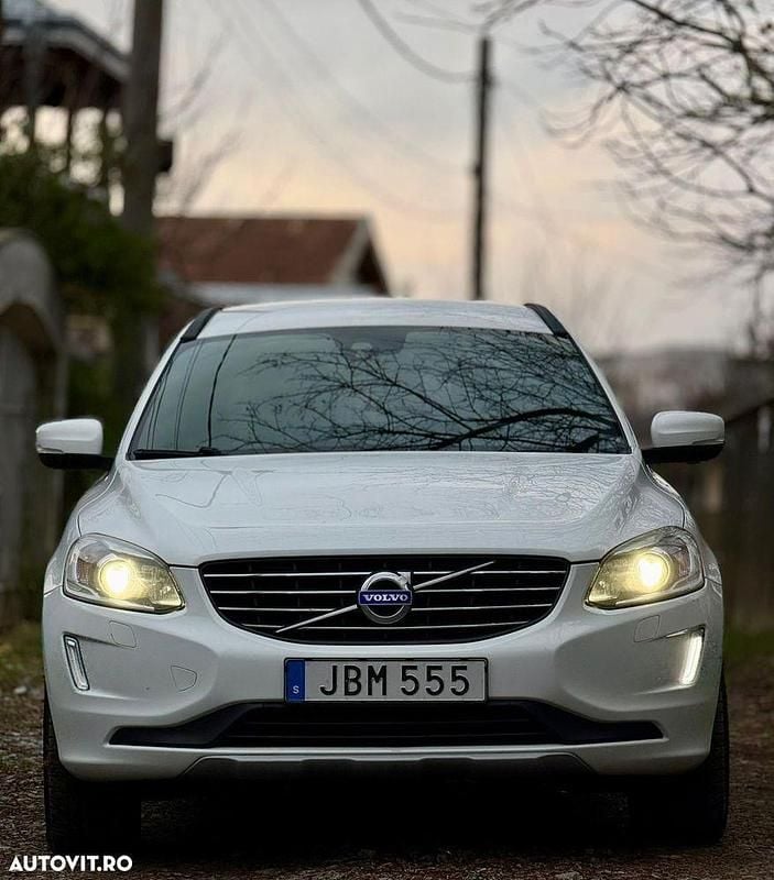 Second-hand Volvo XC60 190 CP (139 kW) 2015 Culoarealb SUV