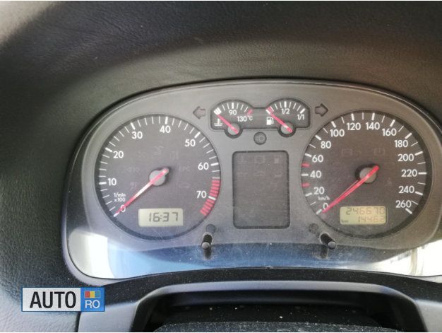 Negru Utilizat 2000 VW Golf IV Hatchback | 1.999 EUR - Imagine 1/4
