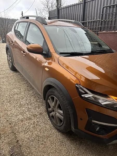 Second-hand Dacia Sandero Stepway 90 CP (66 kW) 2022 Portocaliu Hatchback