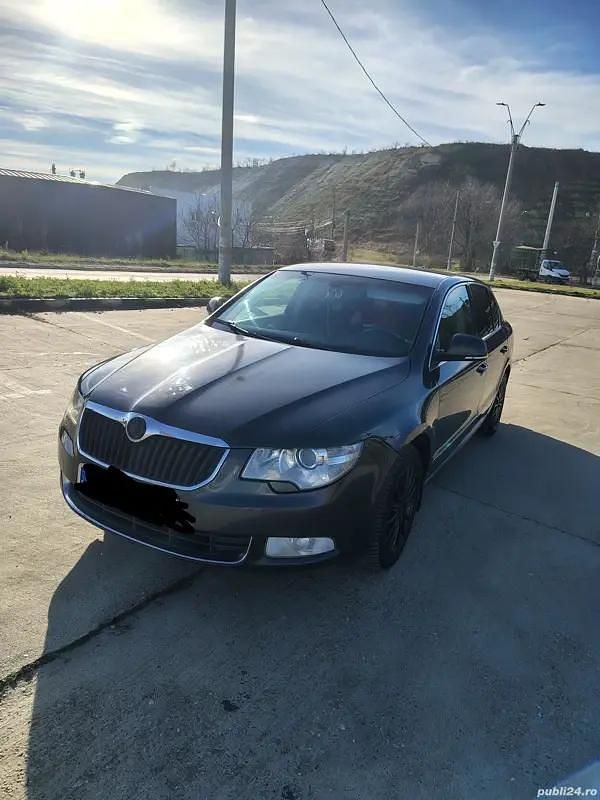 Utilizat 2009 Skoda Superb Berlinǎ | 5.000 EUR (Preț OK) - Imagine 1/4