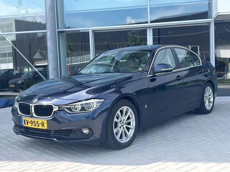 Culoarealbastru Utilizat 2016 BMW 330e Advantage Berlinǎ | 15.690 EUR - Imagine 1/4