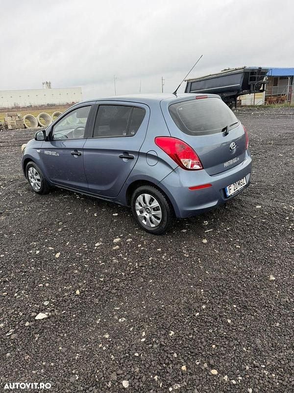 Second-hand Hyundai i20 Classic 75 CP (55 kW) 2012 Culoarealbastru
