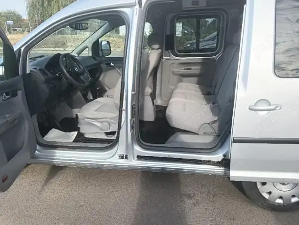 Second-hand VW Caddy 105 CP (77 kW) 2009 Argintiu Monovolum