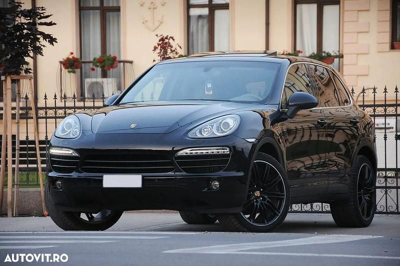 Culoarenegru Utilizat 2011 Porsche Cayenne SUV | 17.500 EUR - Imagine 1/4