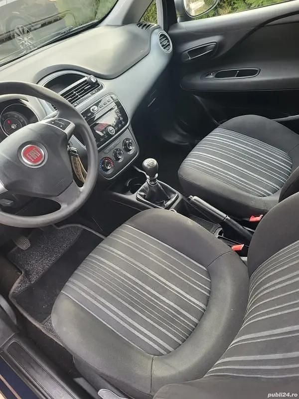 Utilizat 2011 Fiat Punto Hatchback | 2.450 EUR - Imagine 1/4