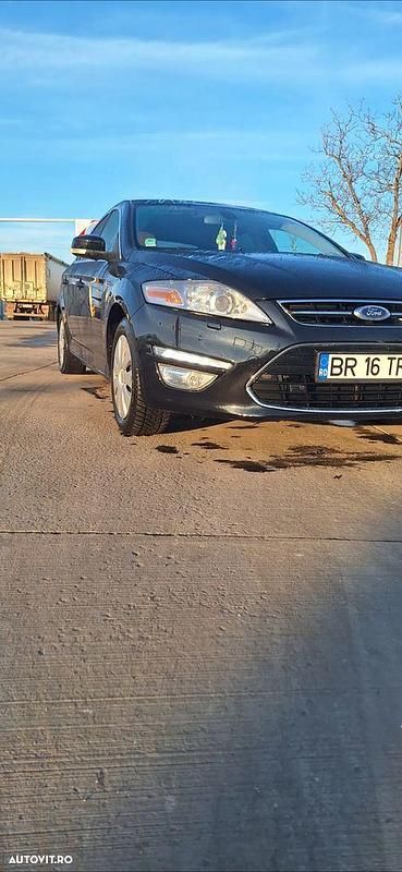 Second-hand Ford Mondeo Titanium 140 CP (102 kW) 2014 Culoarenegru Berlinǎ