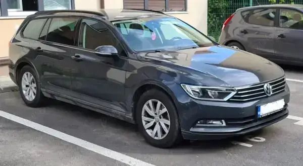 Gri Utilizat 2019 VW Passat Advance Break | 16.500 EUR (Preț bun) - Imagine 1/4