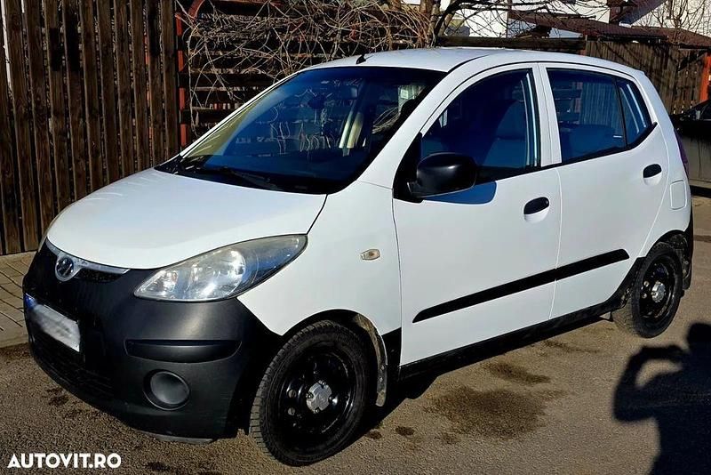 Second-hand Hyundai i10 Classic 67 CP (49 kW) 2008 Culoarealb Hatchback
