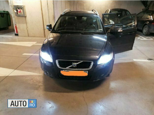 Second-hand Volvo V50 136 CP (100 kW) 2010 Gri Break