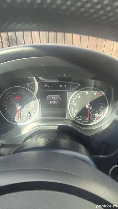Utilizat 2017 Mercedes A160 Hatchback | 11.490 EUR (Preț bun) - Imagine 1/4