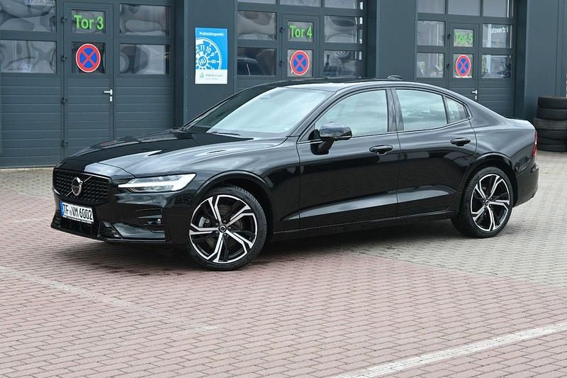 Utilizat 2023 Volvo S60 Plus Berlinǎ | 42.520 EUR - Imagine 1/1