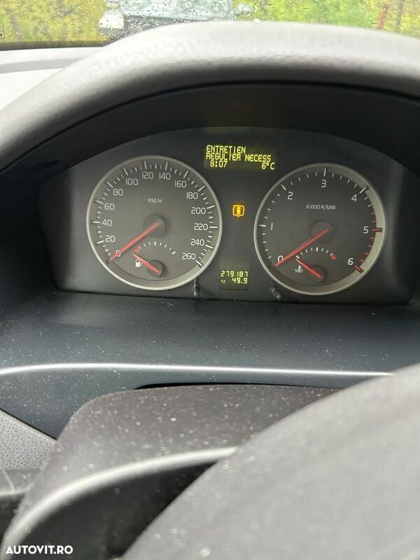 Negru Utilizat 2006 Volvo V50 Standard Break | 3.500 EUR (Scump) - Imagine 1/4