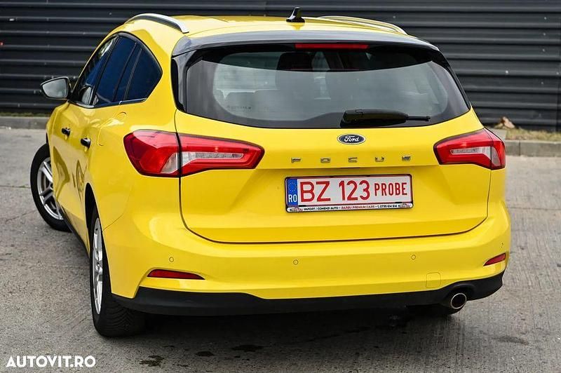 Second-hand Ford Focus Cool & Connect 120 CP (88 kW) 2019 Culoaregalbeuriu Break