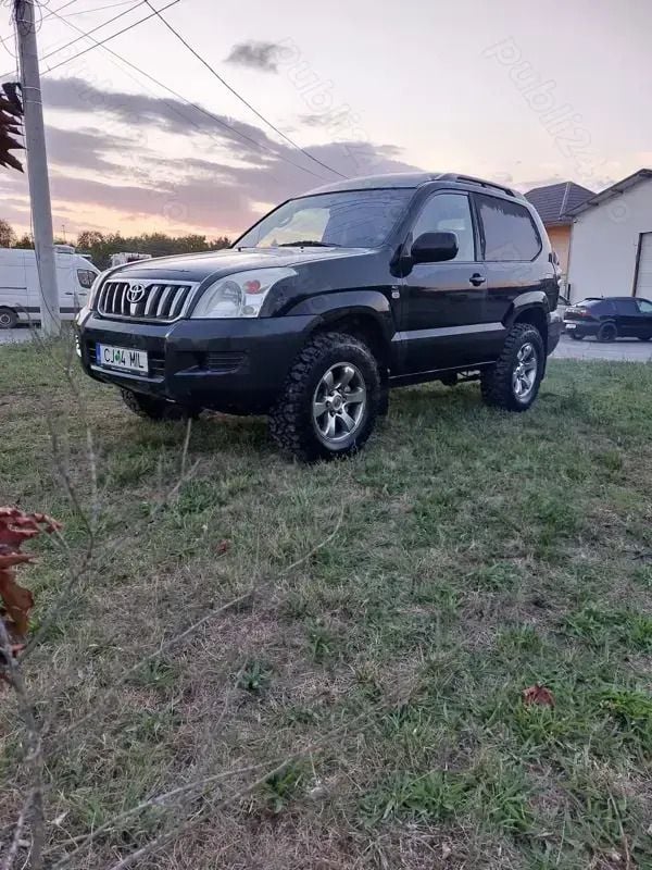 Negru Utilizat 2008 Toyota Land Cruiser SUV | 11.000 EUR (Super Preț) - Imagine 1/4